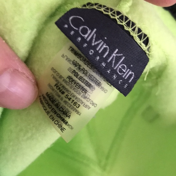 Calvin Klein Performance fleece hat - Picture 3 of 3